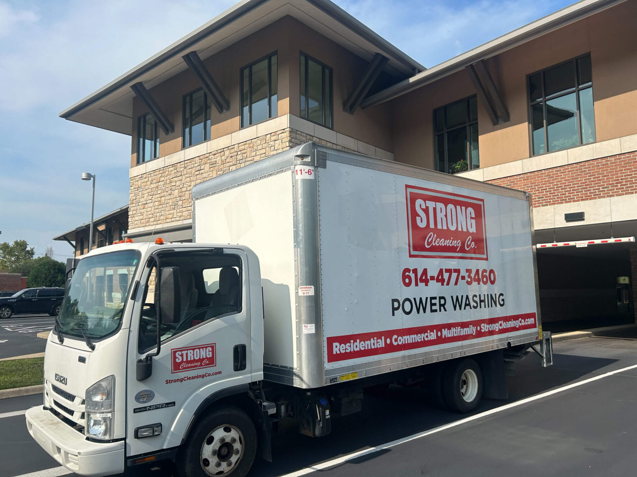 Commercial pressure washing Columbus Oh | Strong Cleaning Co.