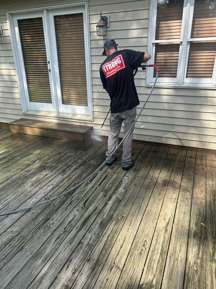 Deck and patio cleaning columbus and hillard ohio Strong Cleaning Co