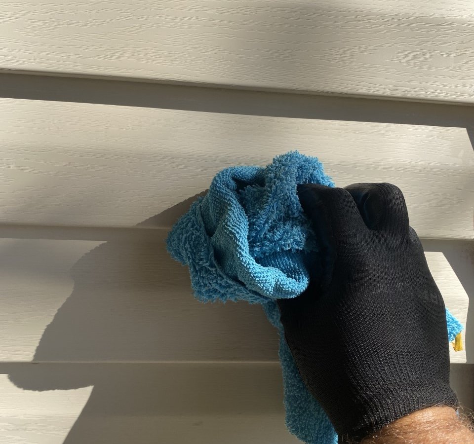 Clean-Vinyl-Siding-Attention-to-detail.jpg