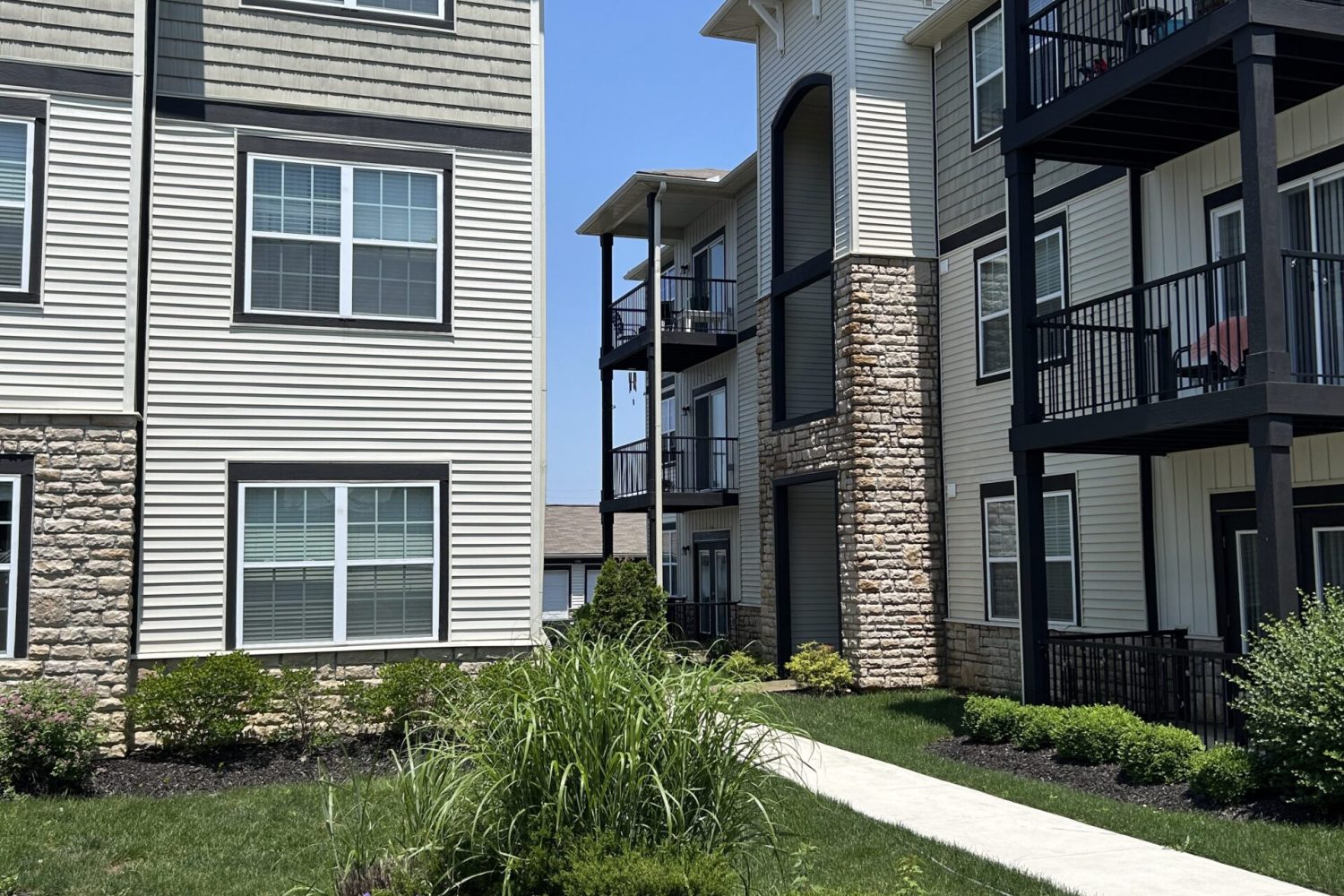 Multifamily Units in Columbus Ohio that need a power washing company near them like Strong Cleaning Co.